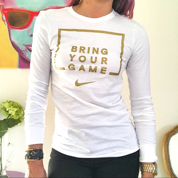 nike long sleeve graphic tee